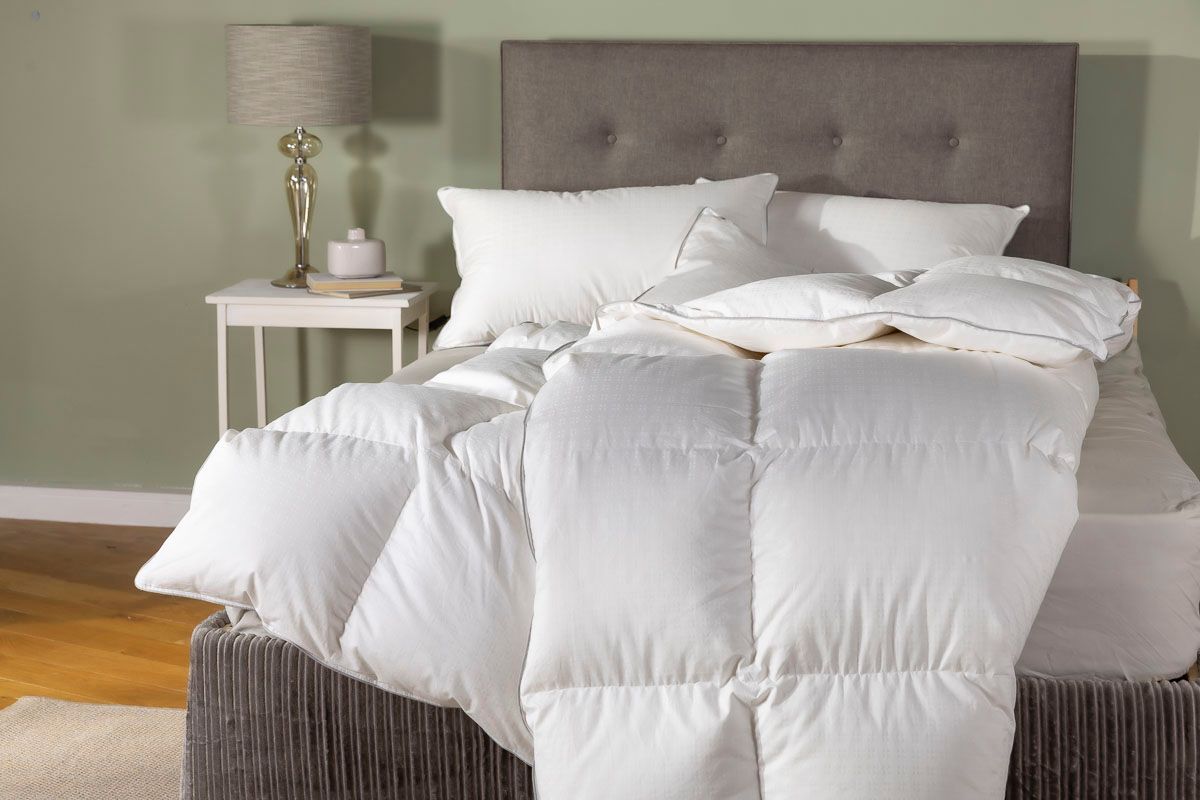 King size duvet and pillows best sale